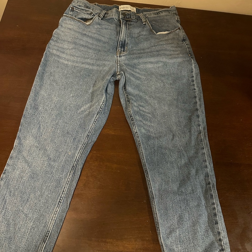 Abercrombie & Fitch Straight Leg Jeans in Light Blue Wash